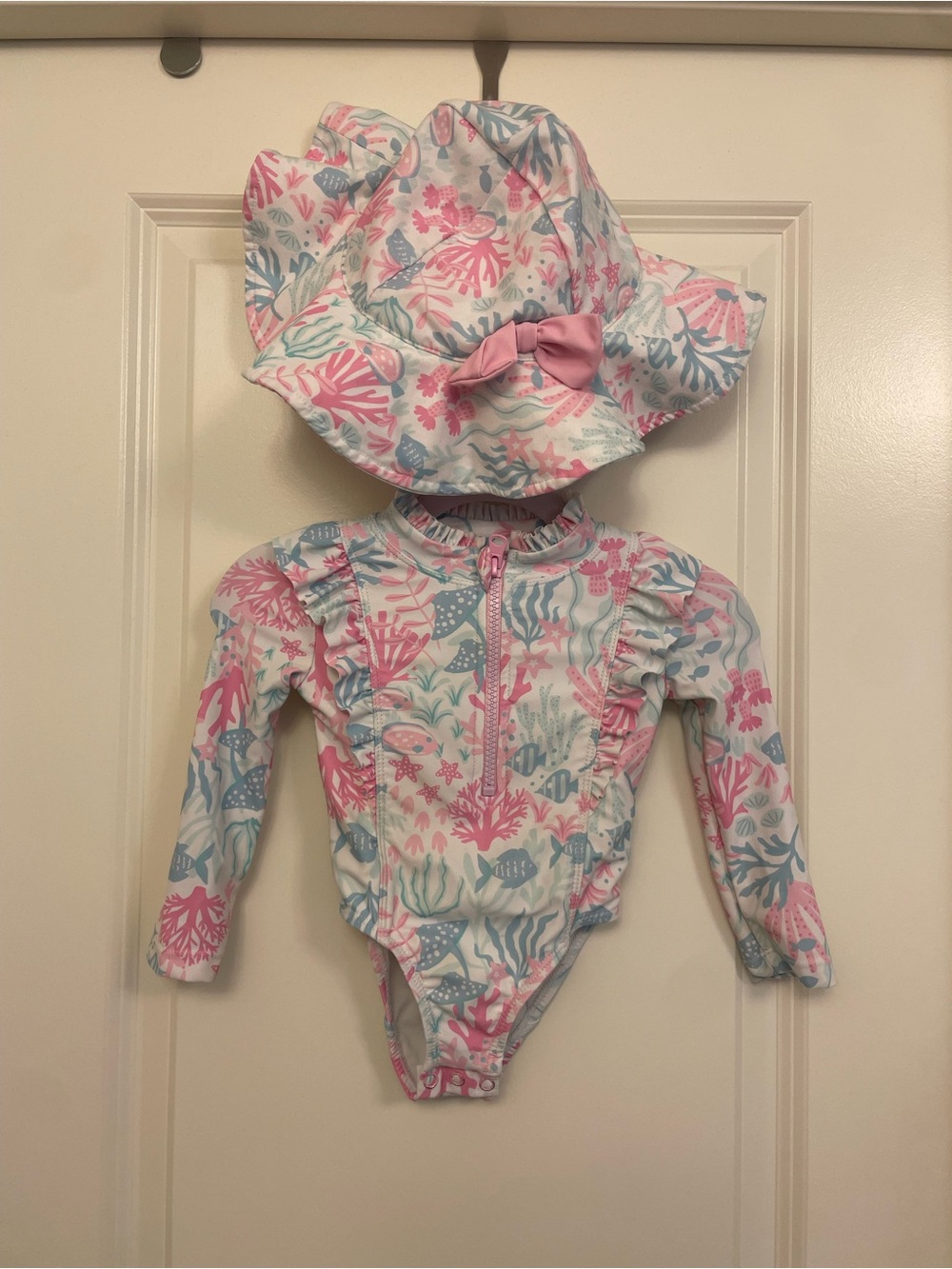 Cynthia Rowley Pink & Aqua Floral Long-Sleeve Swimsuit with Matching Sun Hat